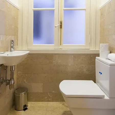Downtown Deluxe | Rentexperience * Lisbon